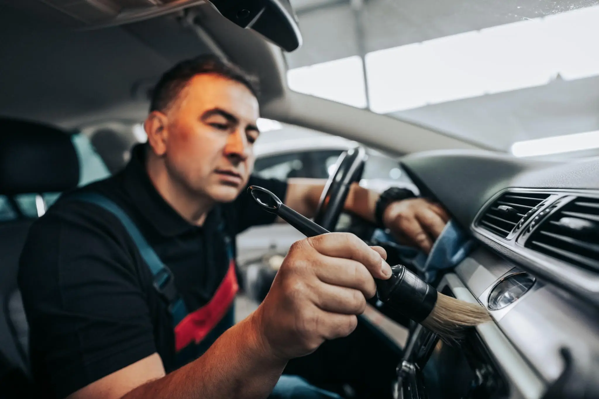 Interior Deep Cleaning vs Standard Valet – What’s the Difference?